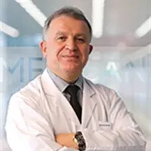 Uzm. Dr. Ali Şimşek — Çocuk Sağlığı Ve Hastalıkları. Portre fotoğrafı.