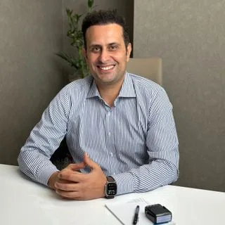 Prof. Dr. Murat Sünbül — Kardiyoloji, İstanbul. Portre fotoğrafı.