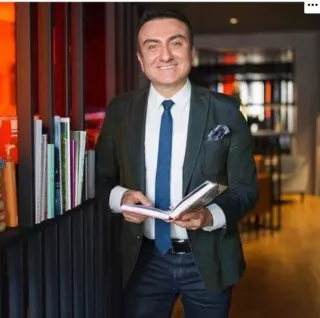 Uzm. Dr. Mehmet Portakal profilinde yer alan galeri fotoğrafı.