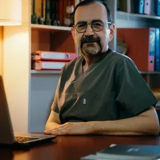 Op. Dr. Serhat Vapurluoğlu — Kulak Burun Boğaz, Bartın. Portre fotoğrafı.