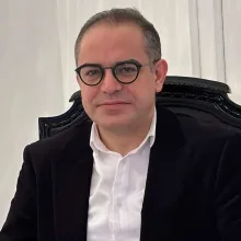 Uzm. Dr. Mehmet Kesikminare — Çocuk Sağlığı Ve Hastalıkları, İstanbul. Portre fotoğrafı.