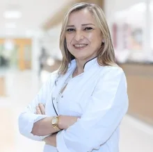 Doç. Dr. Gülfidan Uzan Çakmak — Göğüs Hastalıkları, Kağıthane, İstanbul. Portre fotoğrafı.