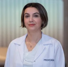 Uzm. Dr. Yonca Çağatay — İstanbul. Portre fotoğrafı.