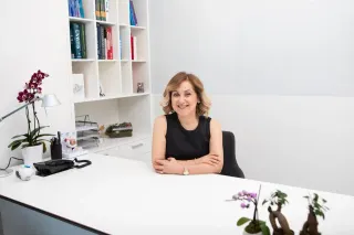 Prof. Dr. Yonca Aydın Akova profilinde yer alan galeri fotoğrafı.