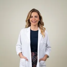 Uzm. Dr. Nil Sarıçiçek — Çocuk Sağlığı Ve Hastalıkları, İstanbul. Portre fotoğrafı.