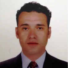 Prof. Dr. Abdullah Seçkin Ertuğrul — Periodontoloji, İzmir. Portre fotoğrafı.