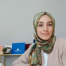 Dyt. Ayfer Kayhan — Diyetisyen, İstanbul. Portre fotoğrafı.