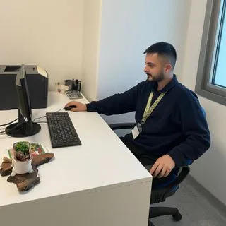 Dyt. Burak Yiğit — Diyetisyen, Kütahya. Portre fotoğrafı.
