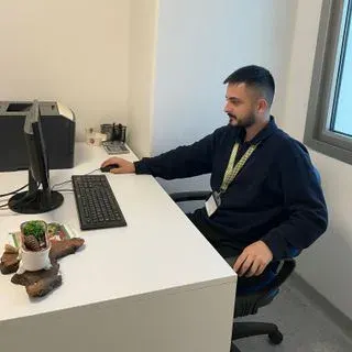 Dyt. Burak Yiğit — Diyetisyen, Kütahya. Portre fotoğrafı.