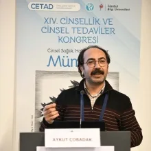 Uzm. Dr. Aykut Çobadak — Psikiyatri, Antalya. Portre fotoğrafı.