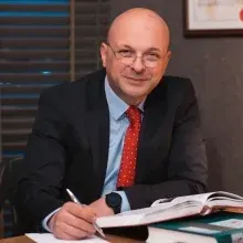 Prof. Dr. Güçlü Kaan Beriat — Yenimahalle, Ankara. Portre fotoğrafı.