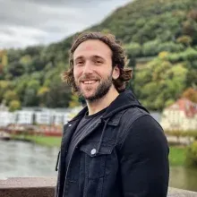 Psk. Tolga Delatioğlu — Psikoloji. Portre fotoğrafı.