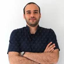 Dr. Dt. Volkan Karabey — Periodontoloji, İstanbul. Portre fotoğrafı.