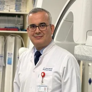 Doç. Dr. Cemil Zencir — Kardiyoloji, Aydın. Portre fotoğrafı.