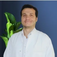 Op. Dr. Ayberk Dursun — Genel Cerrahi, Uşak. Portre fotoğrafı.