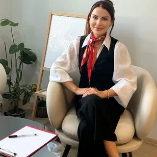 Psk. Aylin Kuyucu — İstanbul. Portre fotoğrafı.
