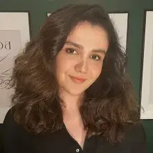 Psk. Melis Turgut Çapraz — Psikoloji, Bursa. Portre fotoğrafı.