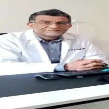 Op. Dr. Arif Cengiz Yanık — Üroloji, İzmir. Portre fotoğrafı.