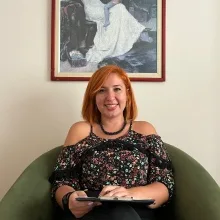 Psk. Gamze Eşin — Psikoloji, İzmir. Portre fotoğrafı.