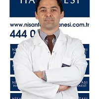 Op. Dr. Alev Camcıoğlu — Kulak Burun Boğaz, İstanbul. Portre fotoğrafı.