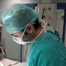Dr. Dt. Onur Öznalçın — Bursa. Portre fotoğrafı.
