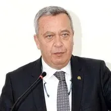 Prof. Dr. Mete Dolapçı — Genel Cerrahi, Çankaya, Ankara. Portre fotoğrafı.