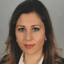 Uzm. Psk. Dan. Deniz Çanga Karhan — Pedagoji, İzmir. Portre fotoğrafı.
