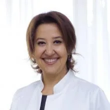 Prof. Dr. Ece Eden — Çocuk Diş Hekimliği (Pedodonti), İzmir. Portre fotoğrafı.