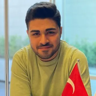 Kl. Psk. Ali Özsoylu — Psikoloji, İstanbul. Portre fotoğrafı.