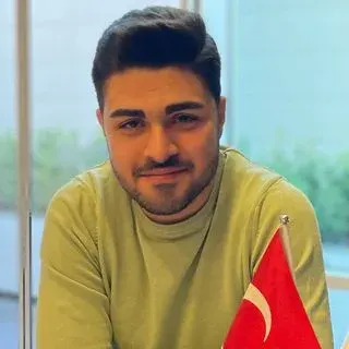 Kl. Psk. Ali Özsoylu — Psikoloji, İstanbul. Portre fotoğrafı.