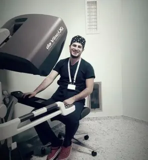 Doç. Dr. Uygar Miçooğulları profilinde yer alan galeri fotoğrafı.