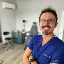 Op. Dr. Özkan Doğan — Kulak Burun Boğaz, Balıkesir. Portre fotoğrafı.