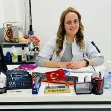 Dt. Ayça Gögcebulak Karasu — Diş Hekimi, Iğdır. Portre fotoğrafı.