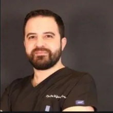 Op. Dr. Uğur Horoz — Plastik Rekonstrüktif Ve Estetik Cerrahi, İstanbul. Portre fotoğrafı.