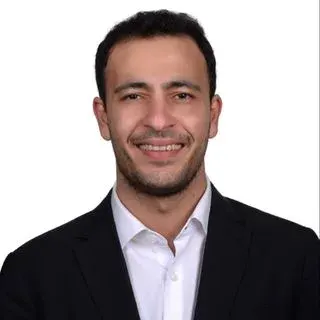 Dr. Öğr. Üyesi Mustafa Zengin — İstanbul. Portre fotoğrafı.