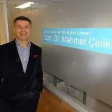 Uzm. Dr. Mehmet Çelik — Çocuk Sağlığı Ve Hastalıkları, İstanbul. Portre fotoğrafı.
