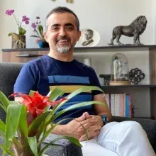 Doç. Dr. Kadir Demirci — Psikiyatri, Antalya. Portre fotoğrafı.