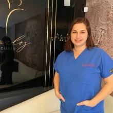 Uzm. Dr. Emine Yasemin Eminoğlu — Kadın Hastalıkları Ve Doğum, İstanbul. Portre fotoğrafı.