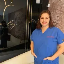 Uzm. Dr. Emine Yasemin Eminoğlu — Kadın Hastalıkları Ve Doğum, İstanbul. Portre fotoğrafı.