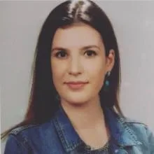 Psk. Nida Öztürk — Psikoloji, İstanbul. Portre fotoğrafı.