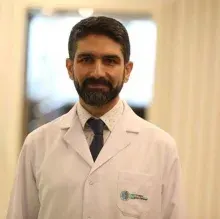 Doç. Dr. Alper Evrensel — Psikiyatri, Ümraniye, İstanbul. Portre fotoğrafı.