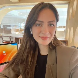 Psk. Elif Gülçin Demirel — Psikoloji. Portre fotoğrafı.