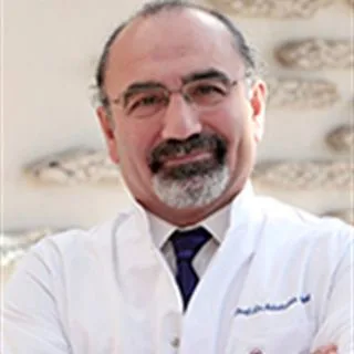 Prof. Dr. Sebahattin Ateşal — Kardiyoloji, Beylikdüzü, İstanbul. Portre fotoğrafı.