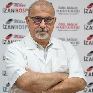 Uzm. Dr. Ümit Özbek — Göğüs Hastalıkları, Milas, Muğla. Portre fotoğrafı.