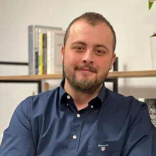 Kl. Psk. Onur Gümüş — Psikoloji, Beylikdüzü, İstanbul. Portre fotoğrafı.