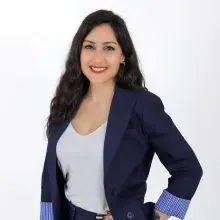 Psk. Özlem Gülder Altuner — Psikoloji, İzmir. Portre fotoğrafı.