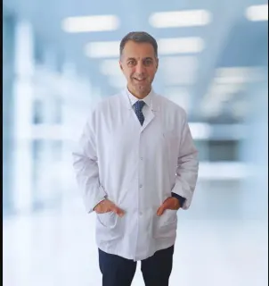 Prof. Dr. Enver Üçbilek profilinde yer alan galeri fotoğrafı.