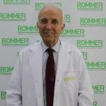Uzm. Dr. Tuncer Onuktav — Fiziksel Tıp Ve Rehabilitasyon, Nilüfer, Bursa. Portre fotoğrafı.