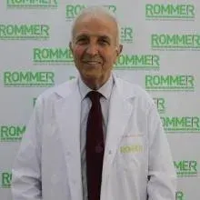 Uzm. Dr. Tuncer Onuktav — Fiziksel Tıp Ve Rehabilitasyon, Nilüfer, Bursa. Portre fotoğrafı.