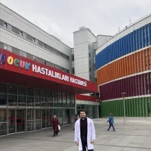 Dyt. Aziz Bedeloğlu — Diyetisyen, Bursa. Portre fotoğrafı.